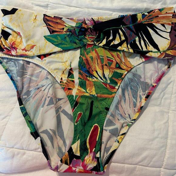 VENUS - HAWAIIAN PATTERN W/WAIST BRAND WIRE IN TOP  ADJ. TOP SZ. L - Picture 5 of 5